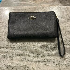 Coach Wristlet, black.